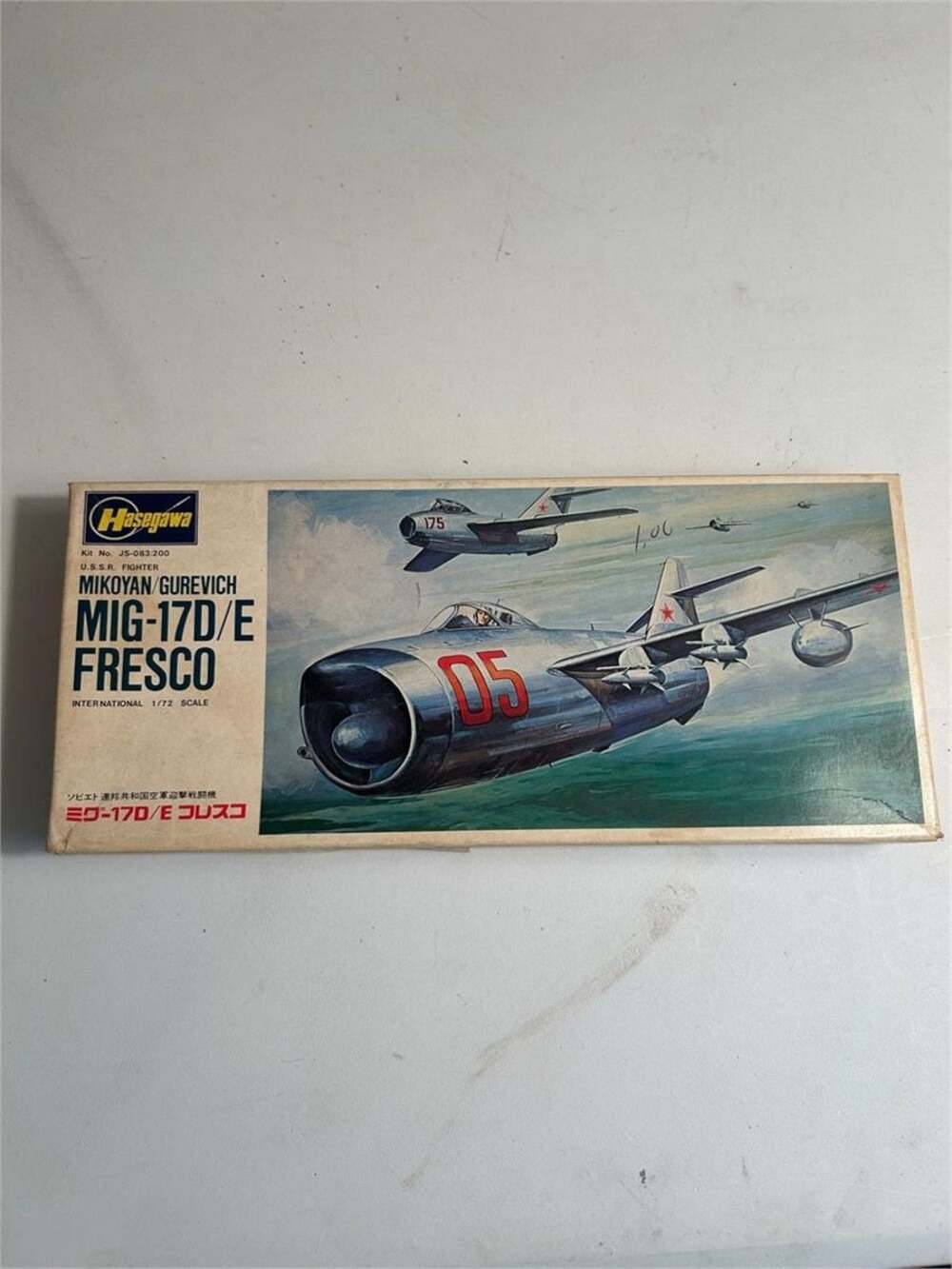Hasegawa 1/72 Scale Mikoyan/Gurevich MiG-17D/E Fresco JS-083